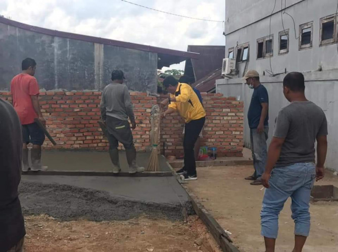 Iwan Fatah 'Pulang Kampung', Bangun Lahan Parkir Untuk Masjid Tempat Dia Belajar Mengaji
